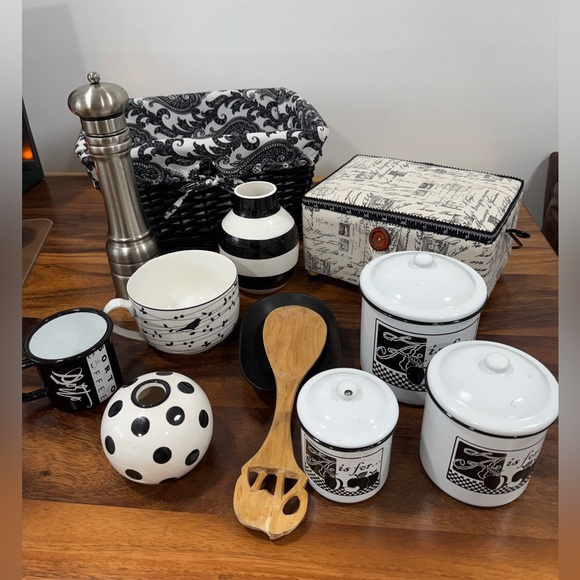 Home Interiors Other - Vintage Black and White Kitchen Set